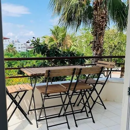 Denize Yakın, Ferah Daire