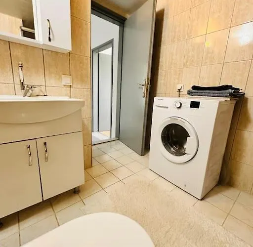 Denize Yakin, Ferah *