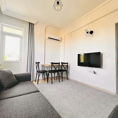 Denize Yakin, Ferah Apartmán *